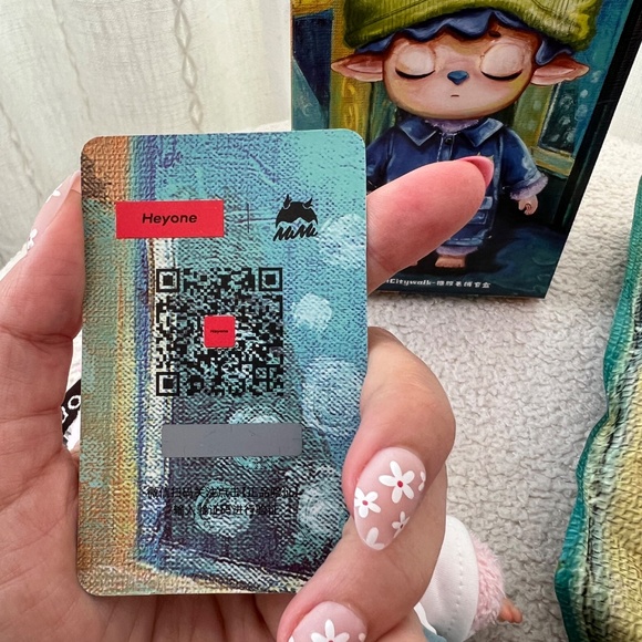 Heyone MIMI Citywalk Series – “Denim Overalls” Figure Pendant - Picture 6 of 8